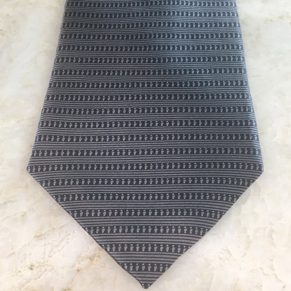 BILL BLASS GRAY ALL SILK TIE